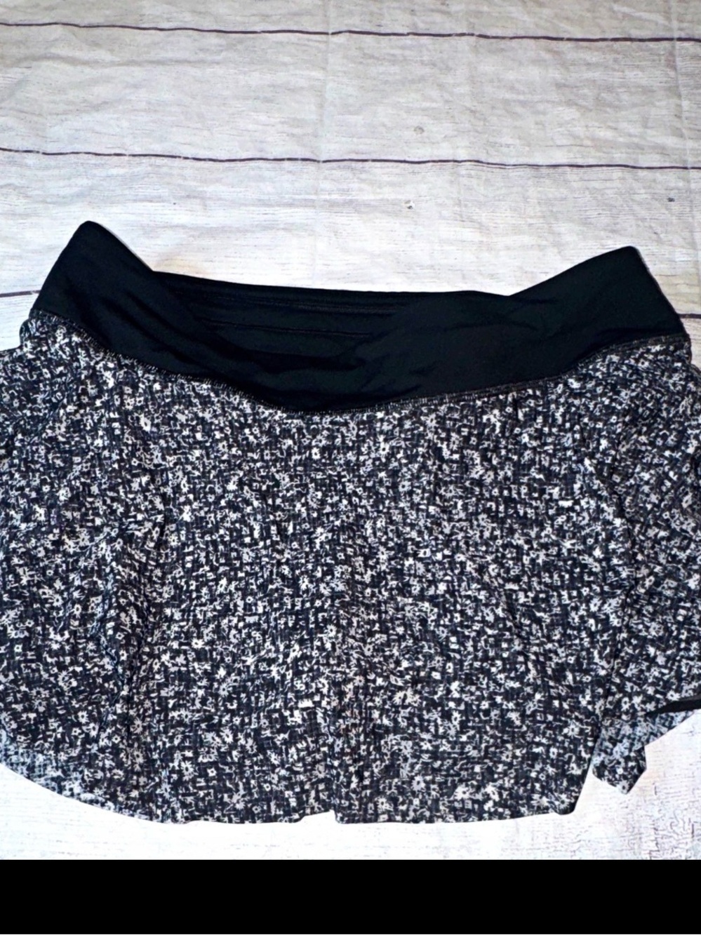 lululemon Womens Black/White Floral Pull On Stretch Tennis Skort 6 Short